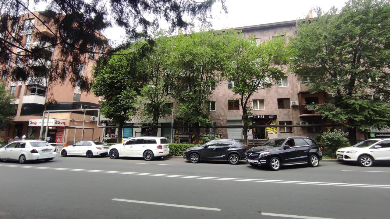 Studio On Papazyan 12 Yerevan Luaran gambar
